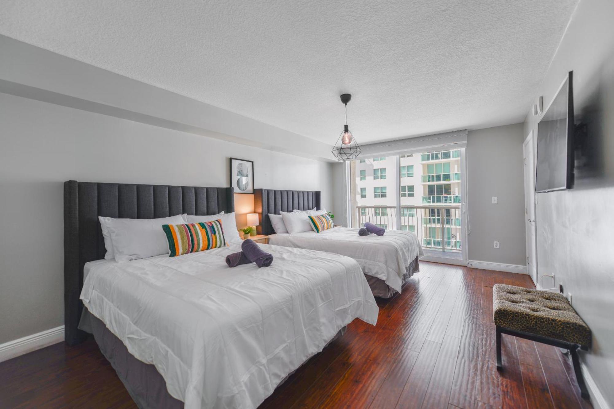 Amazing 3 Bedroom Condo At Brickell With Pool Маями Екстериор снимка
