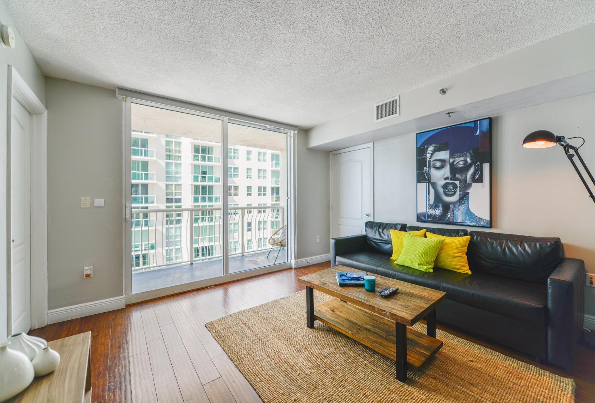 Amazing 3 Bedroom Condo At Brickell With Pool Маями Екстериор снимка