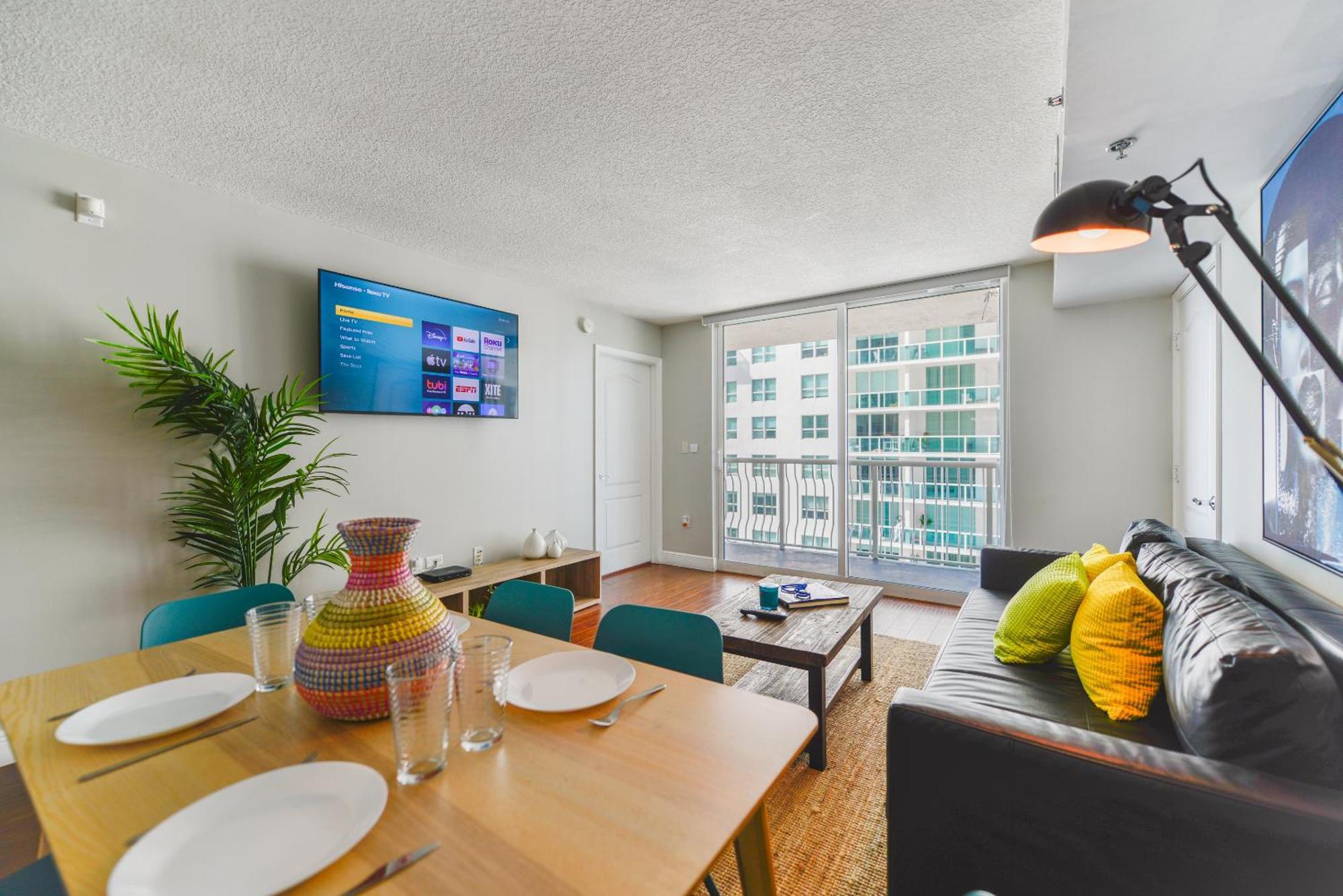 Amazing 3 Bedroom Condo At Brickell With Pool Маями Екстериор снимка