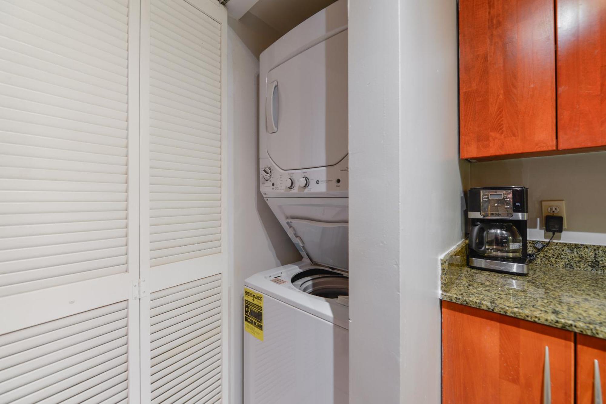 Amazing 3 Bedroom Condo At Brickell With Pool Маями Екстериор снимка